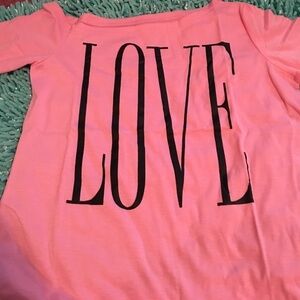 New without tags Love shirt